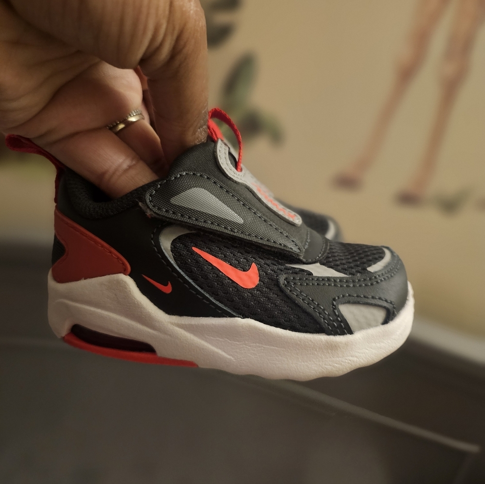 Nike Air Max Bolt Toddler Sneakers | Black Red | Size 4C- Excellent Condition